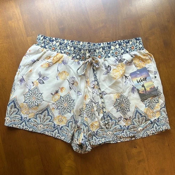 Women’s Size Small BEBOP Boho Floral pull on shorts - Picture 2 of 11